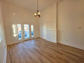 2624 Palmyra St in New Orleans, LA - Building Photo - Building Photo