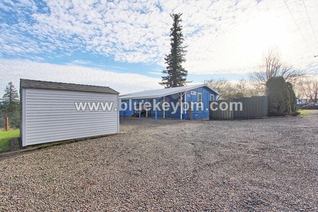 16488 S Henrici Rd in Oregon City, OR - Building Photo - Building Photo