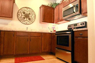Edgewood Townhomes Eagle Island in Eagle, ID - Foto de edificio - Building Photo