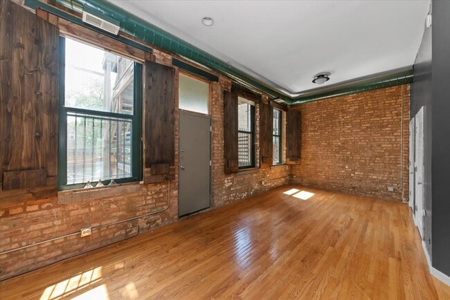1470 N Milwaukee Ave, Unit 2