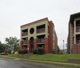 Justin Place in Kansas City, MO - Building Photo - Building Photo