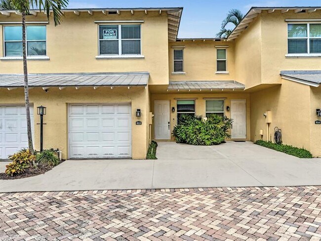 812 SE 4th Ct in Deerfield Beach, FL - Building Photo - Building Photo