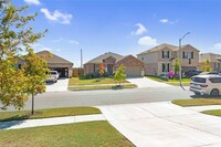 1940 T H Johnson Dr in Taylor, TX - Foto de edificio - Building Photo