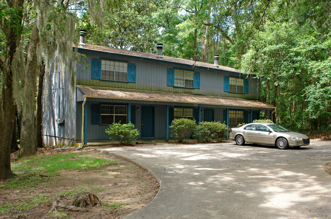 2438 Ramblewood Ct in Tallahassee, FL - Foto de edificio