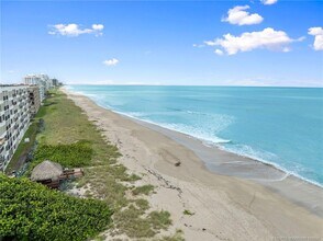 10310 S Ocean Dr in Jensen Beach, FL - Building Photo - Building Photo