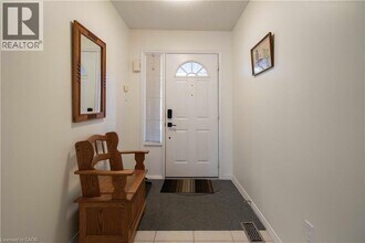 72 Brookheath Ln in Hamilton, ON - Building Photo - Building Photo
