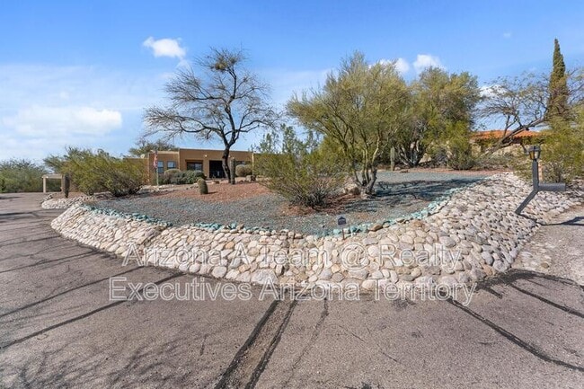 6000 E Calle Ojos Verde in Tucson, AZ - Building Photo - Building Photo
