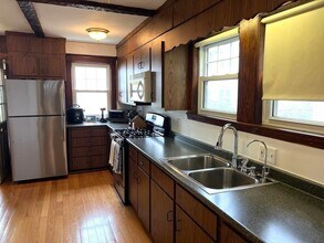 5 Glenmont Rd, Unit 1 in Boston, MA - Foto de edificio - Building Photo