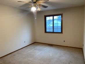 2349 Cottage Dr in Stillwater, MN - Building Photo - Building Photo