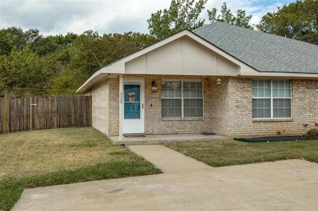 325 Shady Valley Dr in Mansfield, TX - Building Photo