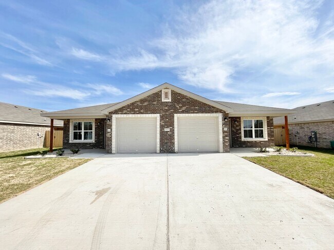 1809 Castroville Trl