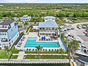 916 Seagrape Dr in Ruskin, FL - Building Photo - Building Photo