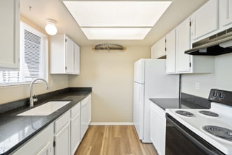 1335 Soaring Eagle Dr in Colorado Springs, CO - Foto de edificio - Building Photo