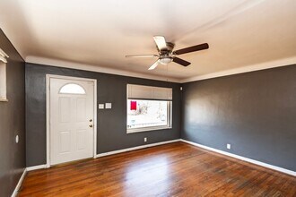 5644 Wilborn Dr in Jennings, MO - Building Photo - Building Photo