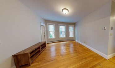 9 Beacon St, Unit 1A in Somerville, MA - Building Photo - Building Photo