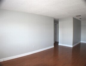 5060 76th Ave N in Pinellas Park, FL - Building Photo - Building Photo