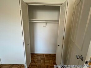 175 Freeman St, Unit 922 in Brookline, MA - Foto de edificio - Building Photo