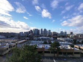 701 122nd Ave NE, Unit Unit 305 in Bellevue, WA - Building Photo