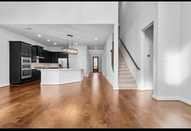 property at 148 Gray Pne Grv