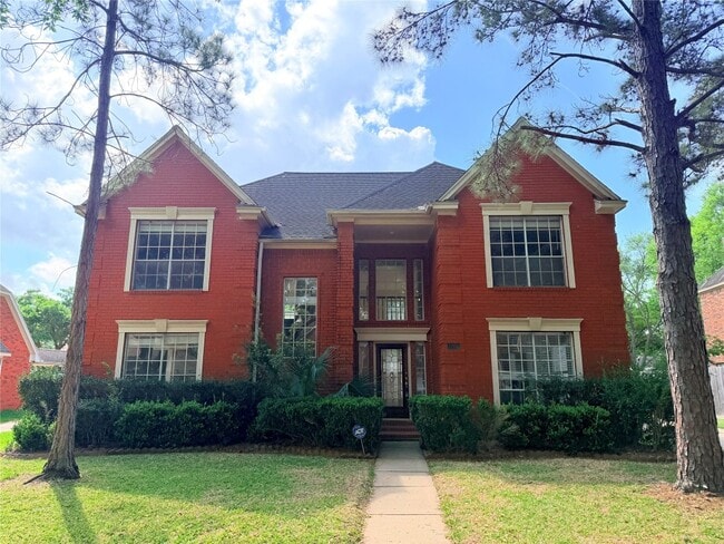 property at 3306 Vista Lake Dr