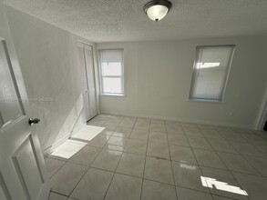 156 NE 77th St in Miami, FL - Building Photo - Building Photo