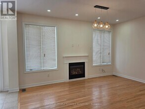 26 Openbay Gardens in Brampton, ON - Building Photo - Building Photo