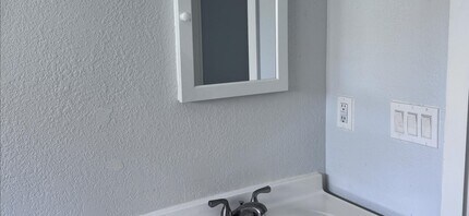 731 46th St in West Palm Beach, FL - Building Photo - Building Photo