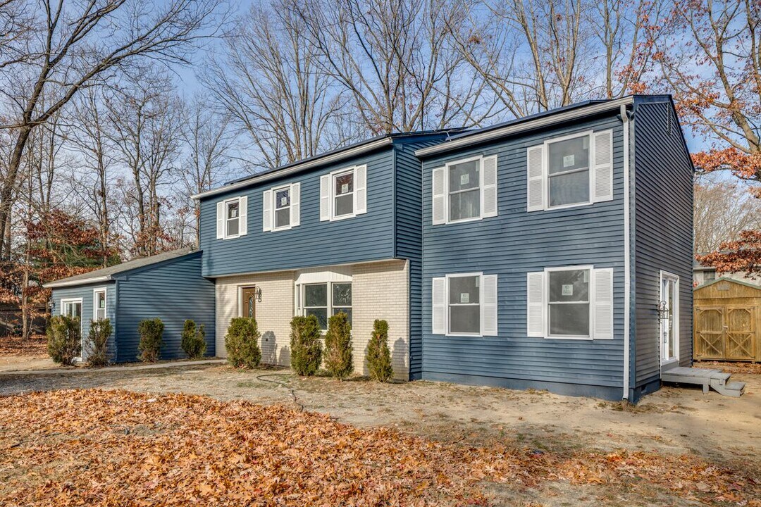 116 W Wedgewood Ct in Millville, NJ - Building Photo