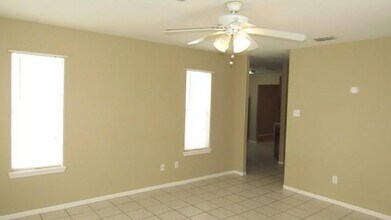 318 Easy St in Corpus Christi, TX - Building Photo - Building Photo