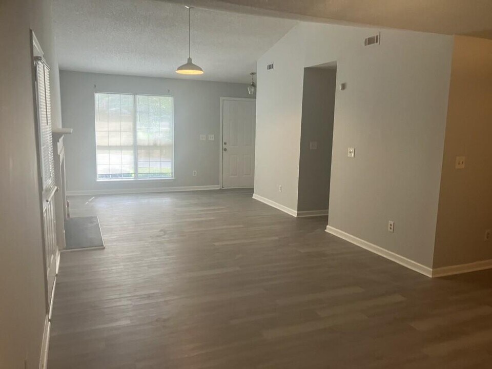 365 Waits Dr SW in Atlanta, GA - Building Photo
