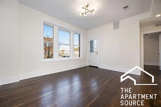 3749 W School St, Unit 1 in Chicago, IL - Building Photo - Building Photo