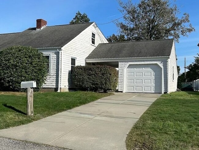 62 George St in Dartmouth, MA - Building Photo - Building Photo