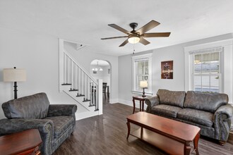 430 N Linden St in Marshall, MI - Building Photo - Building Photo