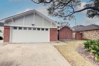 1402 Forest Home Dr in Houston, TX - Building Photo - Building Photo