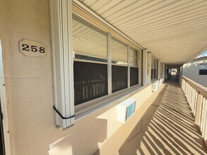 258 Sheffield K in West Palm Beach, FL - Building Photo - Building Photo