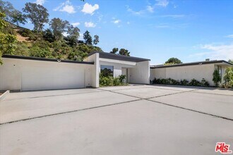 1836 Loma Vista Dr in Beverly Hills, CA - Building Photo - Building Photo