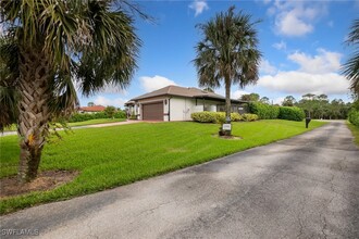 2820 12th Ave NE in Naples, FL - Building Photo - Building Photo