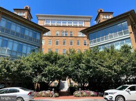 2425 L St NW in Washington, DC - Building Photo