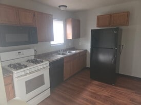 453 Mathews Rd in Boardman, OH - Building Photo