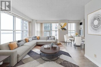 1806-77-2577 Harbour Square in Toronto, ON - Building Photo - Building Photo