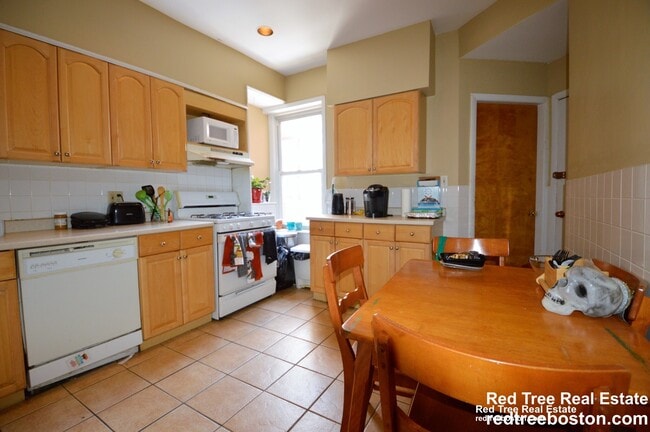 property at 10 Strathmore Rd