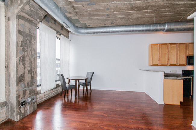 property at 1111 W 14th Pl