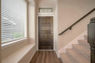 8700 Laurel Crest Dr in Missouri City, TX - Foto de edificio - Building Photo