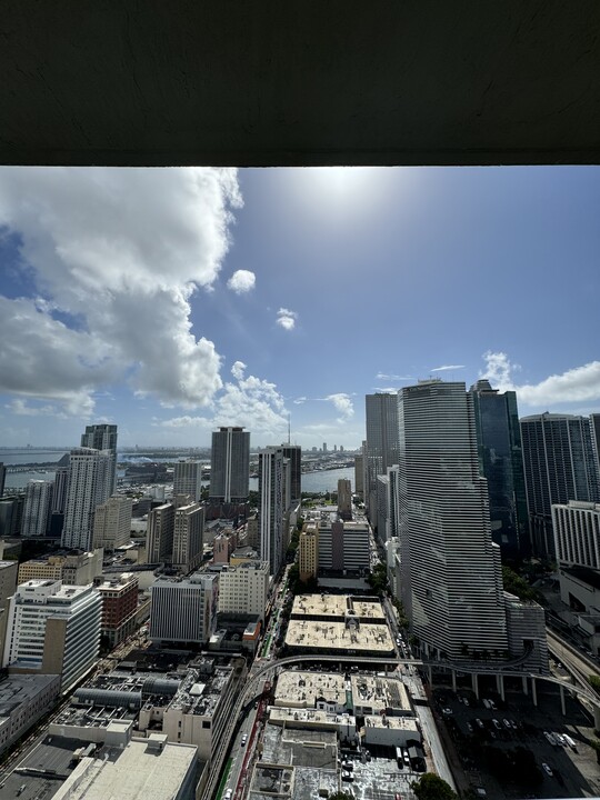 44 W Flagler St, Unit D 3007 in Miami, FL - Building Photo