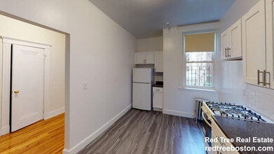 1845 Commonwealth Ave, Unit 14 in Boston, MA - Foto de edificio - Building Photo
