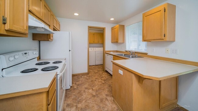 8125 325th Pl NW in Stanwood, WA - Building Photo - Building Photo