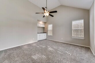 4231 Crestedge Ln in Carrollton, TX - Building Photo - Building Photo