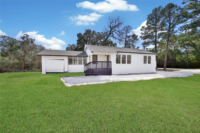504 N Magnolia Dr in Conroe, TX - Foto de edificio - Building Photo