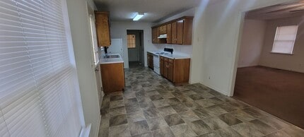 56 Jenni Ct in Oxford, AL - Building Photo - Building Photo