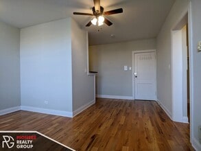 818 W Diversey Pky, Unit X in Chicago, IL - Building Photo - Building Photo